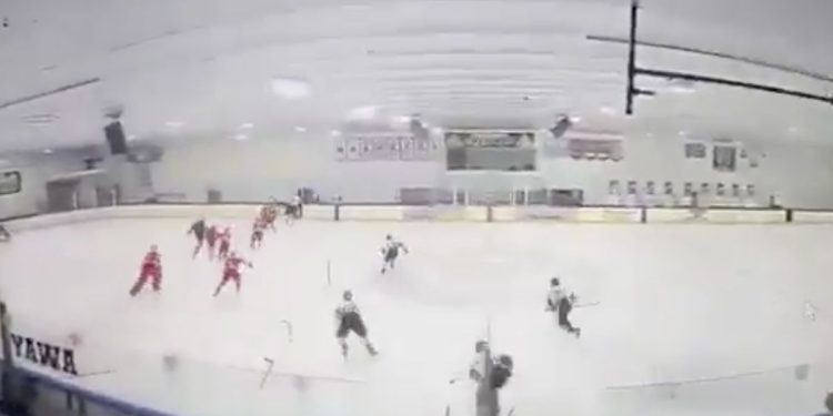 Balacera en partido de hockey deja varias víctimas en Rhode Island, EU