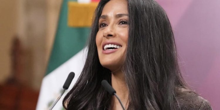 Salma Hayek habla sobre incentivos al cine mexicano y su potencial global • Título: Salma Hayek y el impulso al cine mexicano