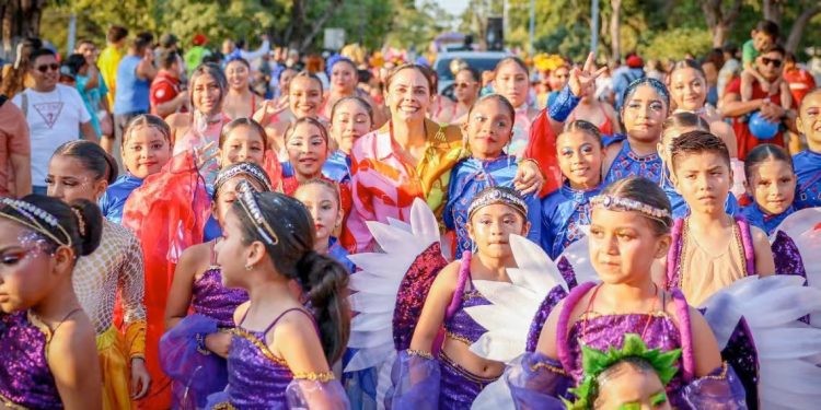 Ana Paty Peralta lidera el gran cierre del Carnaval Cancún 2026
