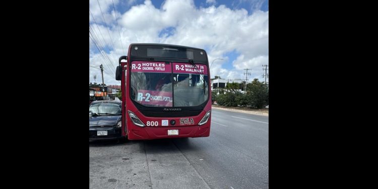 Fallece chofer de la R2 en la avenida López Portillo