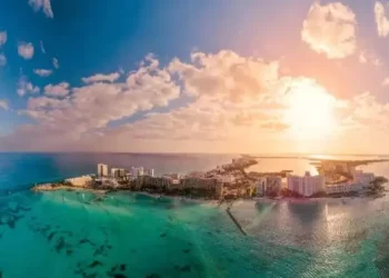 Clima en Cancún 25 de febrero: ambiente cálido y rachas fuertes en Quintana Roo