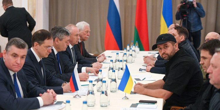 EE.UU. califica como productivas las negociaciones entre Rusia y Ucrania