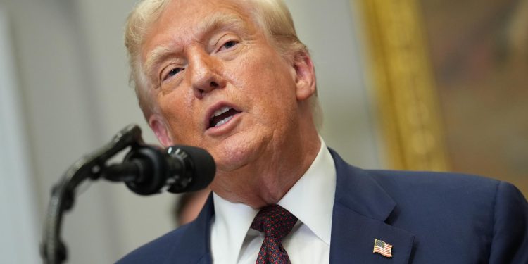 Insiste Trump que México no enviará petróleo a Cuba