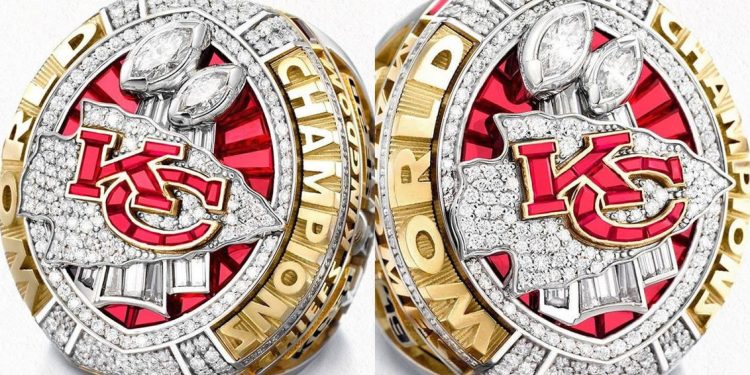 Anillo de subcampeón del Super Bowl exhibido en caja oficial NFL