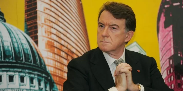 Detienen al exministro británico Peter Mandelson por vínculos con Epstein