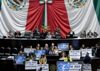 Aprueban reducción de la jornada laboral a 40 horas con un día de descanso en Cámara de Diputados