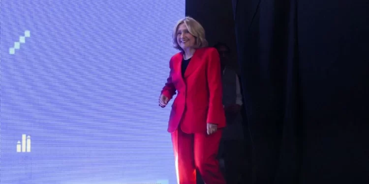 Hillary Clinton asegura ante el Congreso que nunca conoció a Epstein