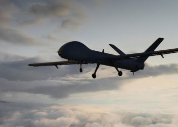 Ejército de EU derriba dron oficial con láser y cierran espacio aéreo en Texas