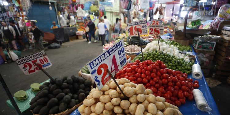 Inflación en México repunta a 3.79% en enero