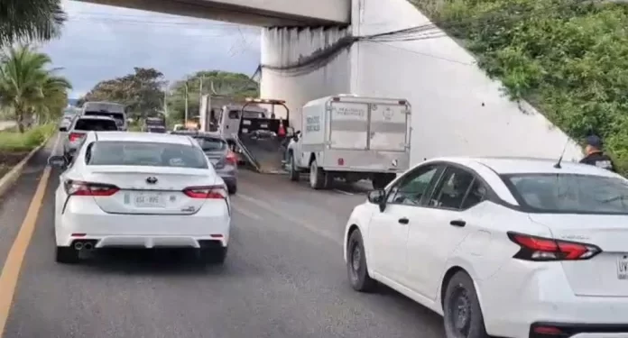 Muere motociclista tras accidente en la salida del Aeropuerto Internacional de Cancún