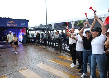 Ana Paty Peralta inaugura HYROX Cancún 2026 en el Malecón Tajamar