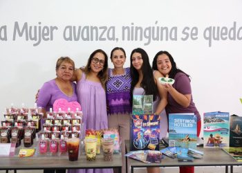 Destaca Ana Paty Peralta unión y fuerza de las mujeres