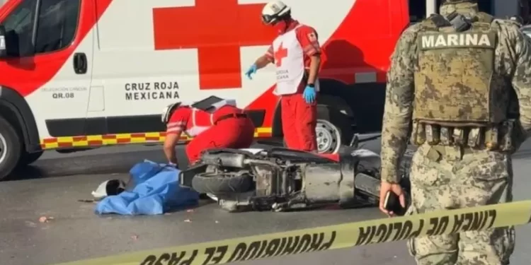 Pierde la vida motociclista tras impacto con tráiler en Cancún