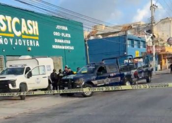 Ejecutan a mujer trabajadora de la construcción en plena Av. Tulum en Cancún