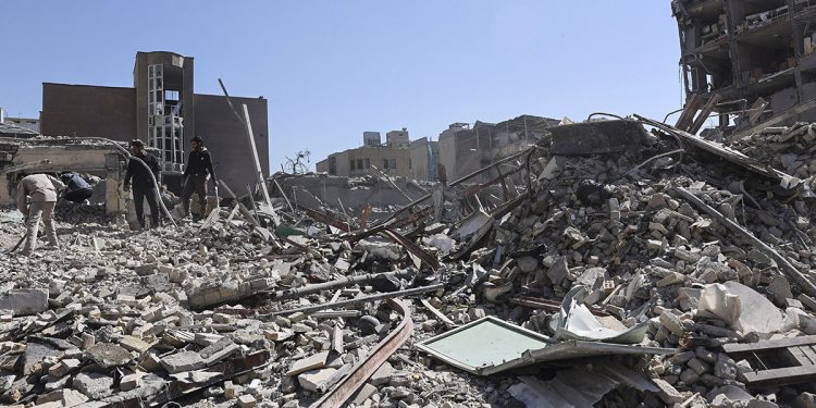 EEUU e Israel bombardean Teherán; Irán intensifica ofensiva regional