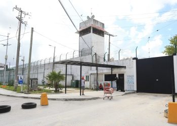 Operativo nocturno en el Cereso de Cancún: trasladan a cerca de 200 reclusos