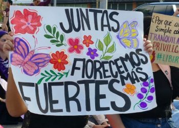 Día de la Mujer: miles marchan en Cancún, Chetumal y Tulum