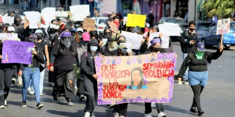 Amenazas contra estudiantes de la UAEM en protesta por feminicidios de compañeras