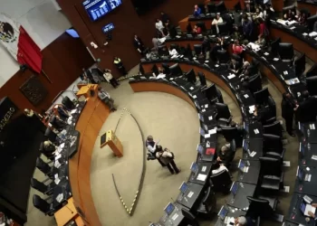 Frenan dictaminación del “plan B” en el Senado por errores; cancelan audiencia del INE