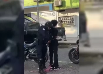 Adolescente asesina a balazos a sos profesoras en Preparatoria de Michoacán