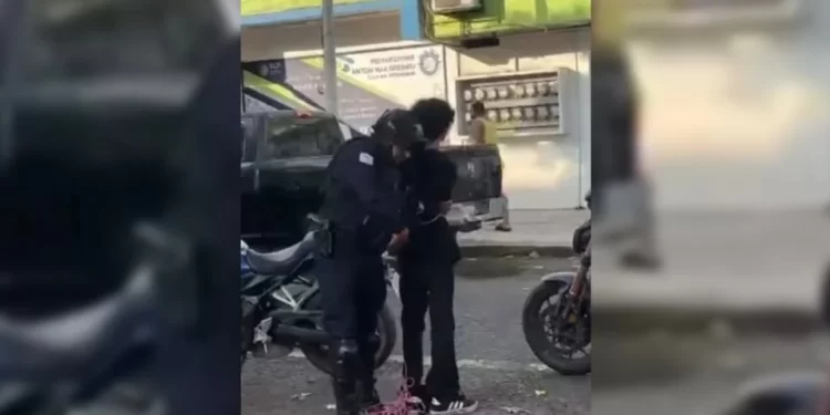 Adolescente asesina a balazos a sos profesoras en Preparatoria de Michoacán
