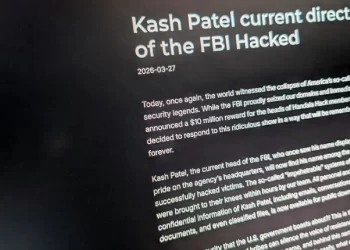 Grupo iraní hackea correo del director del FBI y filtra documentos