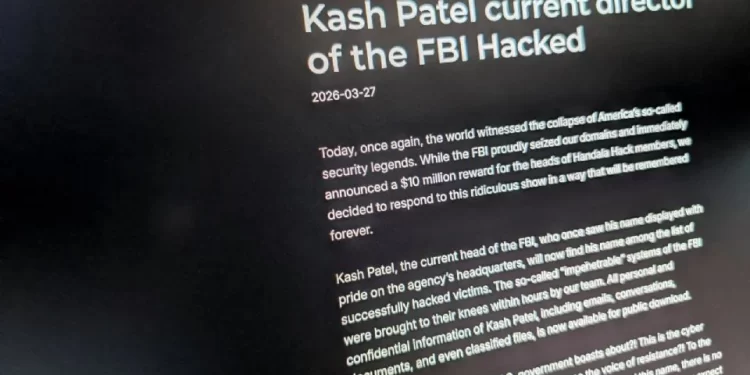 Grupo iraní hackea correo del director del FBI y filtra documentos