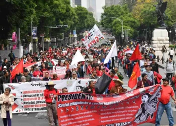 CNTE arranca paro de 72 horas con marcha masiva y plantón en el Zócalo
