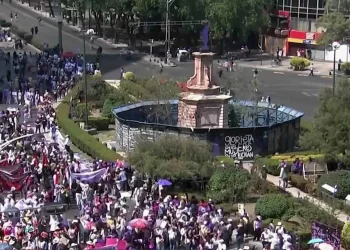 Más de 120 mil mujeres participan en la marcha del 8M en la CDMX durante el Día Internacional de la Mujer
