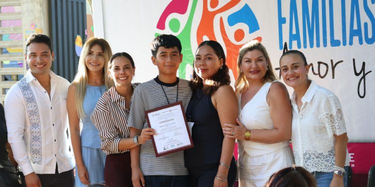La paz se construye en equipo: Ana Paty Peralta