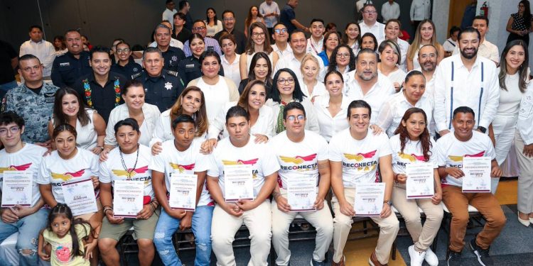 Impulsa Ana Paty Peralta reinserción social para fortalecer tejido social