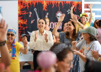 Reinauguran Ana Paty Peralta y Vero Lezama el COBUS 510 con “Abus Viernestar”