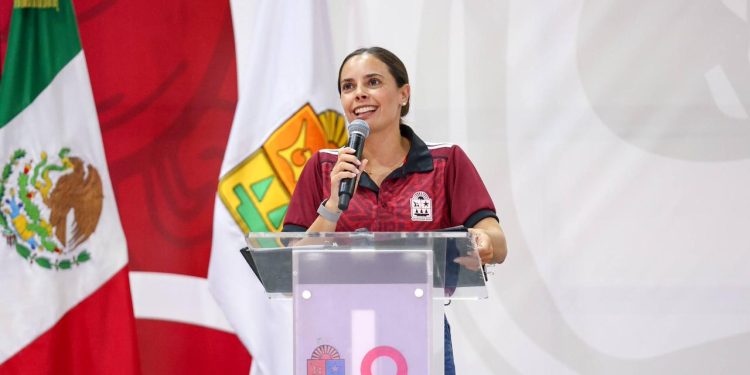 Abanderan Ana Paty Peralta y Mara Lezama a delegación de Quintana Roo rumbo a la CONADE 2026