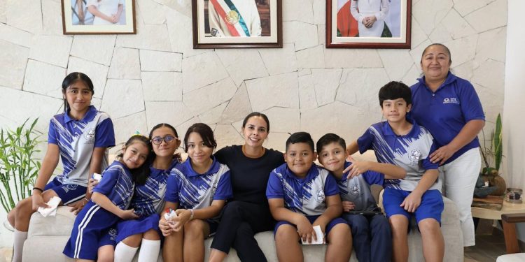 Atiende Ana Paty Peralta demandas ciudadanas en “Día del Pueblo”