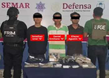 Detienen a presunto líder de banda de asaltos junto a dos cómplices en Cancún