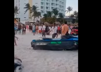 Moto acuática arrolla a bañistas en playa Forum y deja cinco heridos