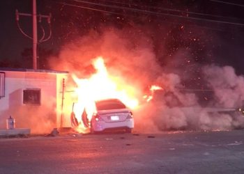 Atacan a balazos a taxista en la avenida Nichupté