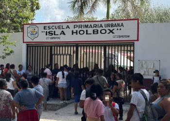 Tragedia en primaria de Villas Otoch: niño pierde la vida tras recibir un balonazo