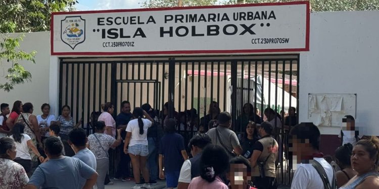 Tragedia en primaria de Villas Otoch: niño pierde la vida tras recibir un balonazo