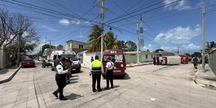 Accidente en carretera de Querétaro deja al menos 9 personas muertas