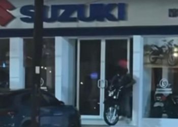 Arrestan a sujeto por intento de robo en agencia Suzuki de Cancún
