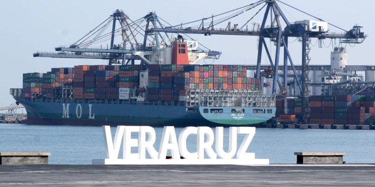 Actividad económica de México registra caída de 0.3% en febrero