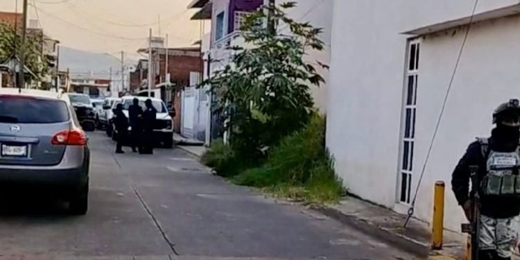 Fiscalía catea inmueble de exalcalde de Uruapan por asesinato de Carlos Manzo