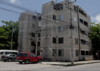 Alerta en Cancún: al menos 80 edificios en Corales presentan riesgo