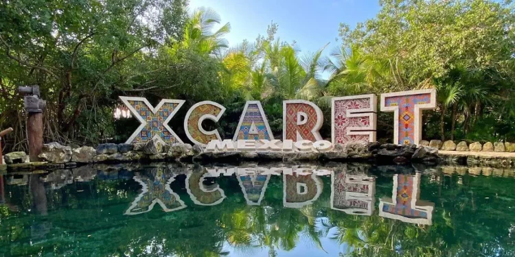 Arremeten contra Xcaret, ahora por su nombre