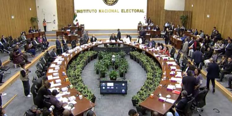 Dan a conocer a los 15 finalistas para consejerías del INE