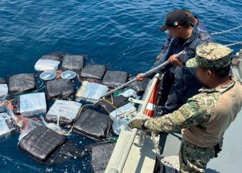 Incautan cerca de una tonelada de cocaína en costas de Chiapas
