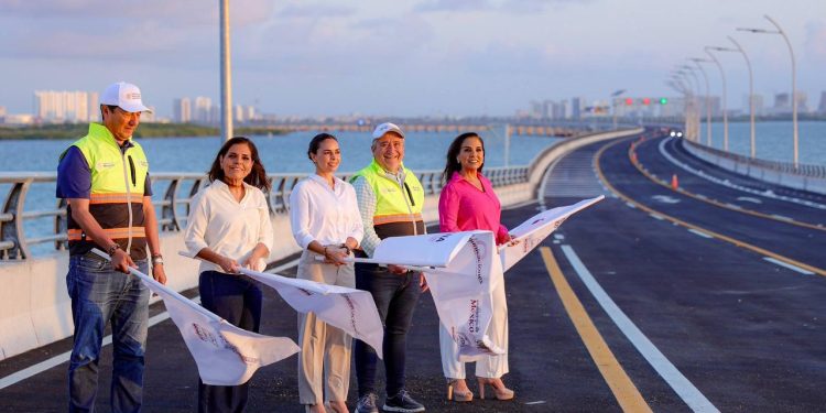 Ana Paty Peralta y Mara Lezama abren circulación del Puente Nichupté
