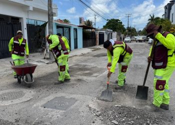 Ayuntamiento de BJ refuerza mantenimiento vial en la Supermanzana 93