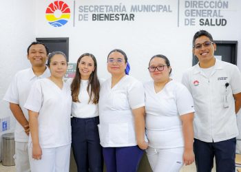 Reconoce Ana Paty Peralta compromiso de enfermeras y enfermeros en su día